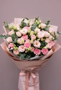 Încununare de Lisianthus